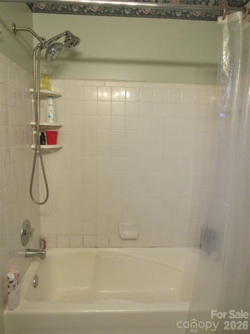 19 Westminster Drive, Asheville, NC 28804