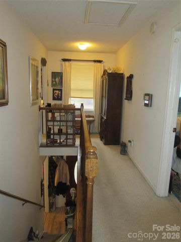 19 Westminster Drive, Asheville, NC 28804