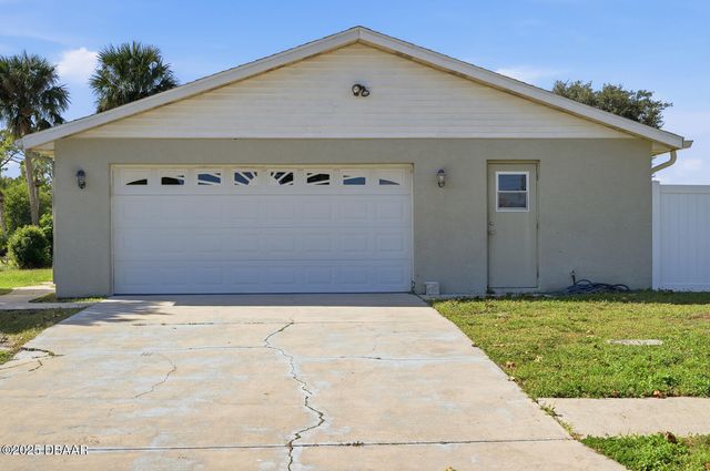 145 Springwood Drive, Daytona Beach, FL 32119