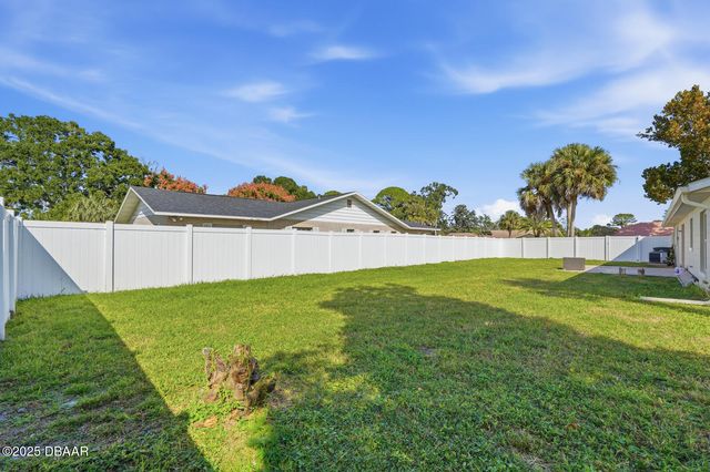 145 Springwood Drive, Daytona Beach, FL 32119