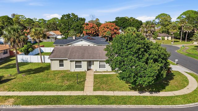 145 Springwood Drive, Daytona Beach, FL 32119