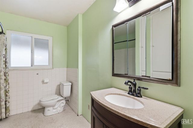1819 Locust Ravine, Bakersfield, CA 93306