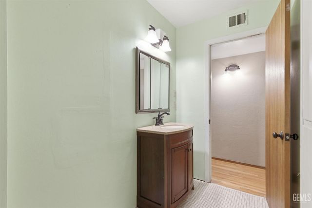 1819 Locust Ravine, Bakersfield, CA 93306