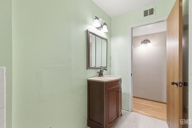 1819 Locust Ravine, Bakersfield, CA 93306