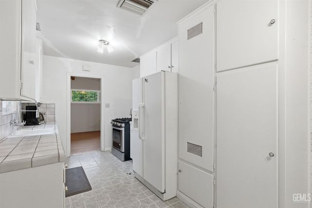 1819 Locust Ravine, Bakersfield, CA 93306