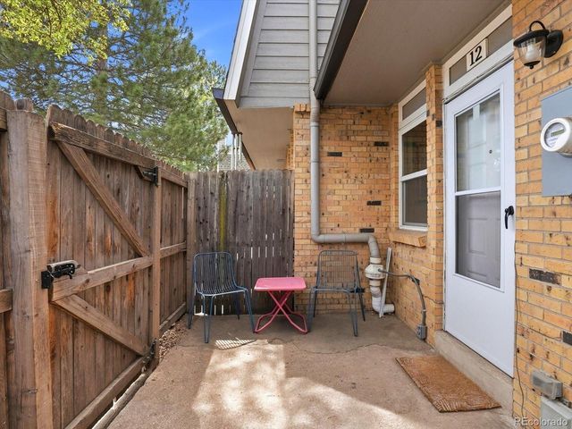 1527 S Owens St 12, Denver, CO 80232