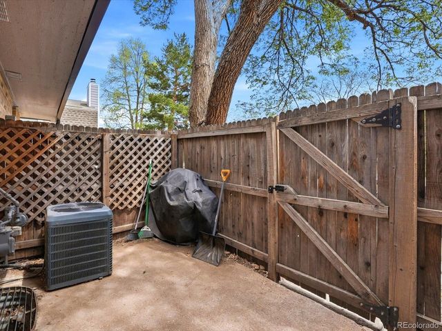 1527 S Owens St 12, Denver, CO 80232