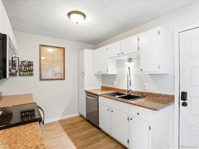 1527 S Owens St 12, Denver, CO 80232