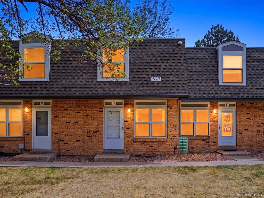 1527 S Owens St 12, Denver, CO 80232