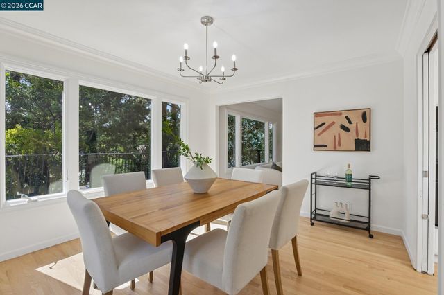 445 Kingsford Dr, Moraga, CA 94556