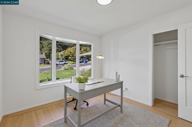 445 Kingsford Dr, Moraga, CA 94556