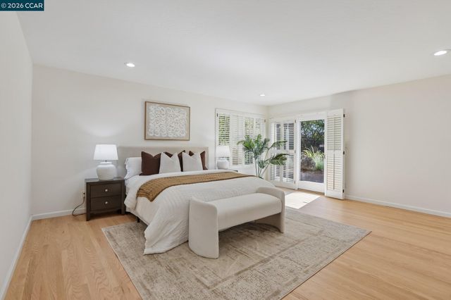 445 Kingsford Dr, Moraga, CA 94556