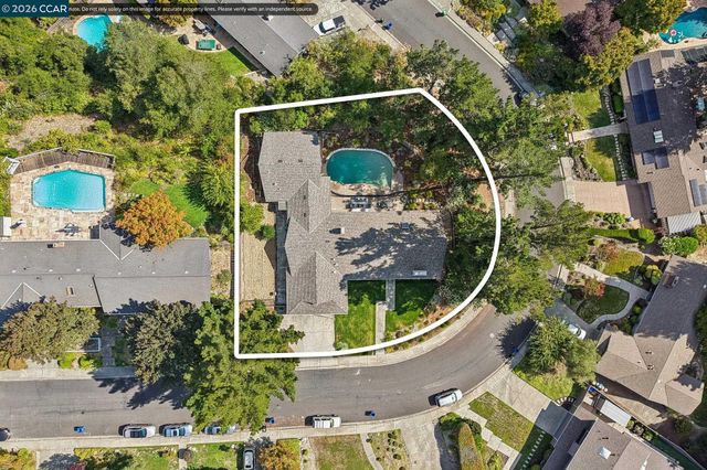 445 Kingsford Dr, Moraga, CA 94556