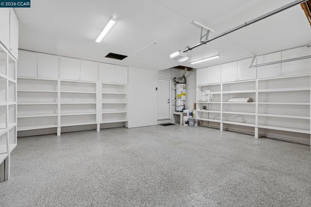 445 Kingsford Dr, Moraga, CA 94556