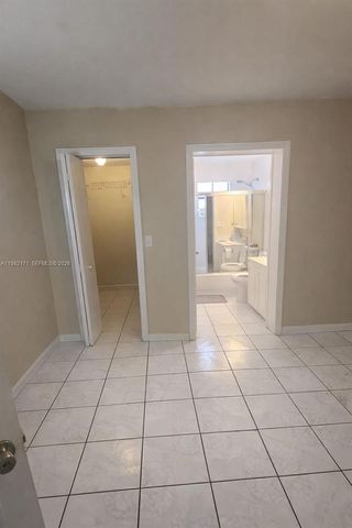 7866 NW 174th St B, Hialeah, FL 33015