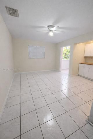 7866 NW 174th St B, Hialeah, FL 33015