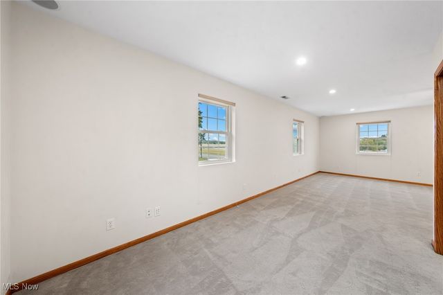 25 S Van Buren Avenue, Barberton, OH 44203