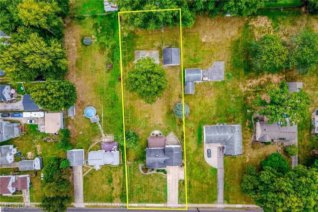 25 S Van Buren Avenue, Barberton, OH 44203