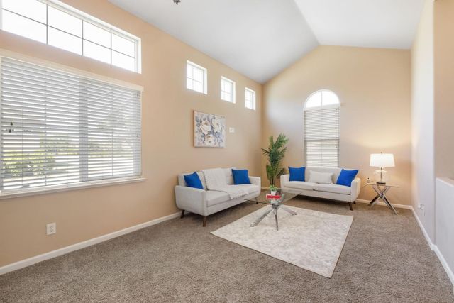 3662 W River Dr, Sacramento, CA 95833