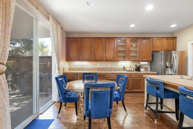 3662 W River Dr, Sacramento, CA 95833
