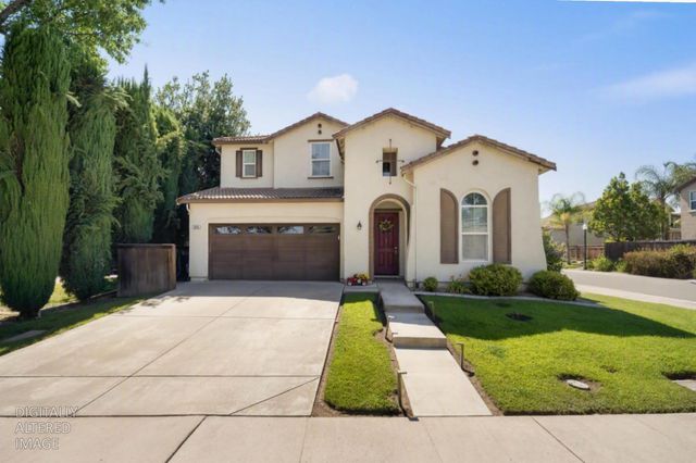 3662 W River Dr, Sacramento, CA 95833