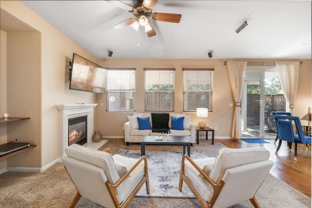 3662 W River Dr, Sacramento, CA 95833