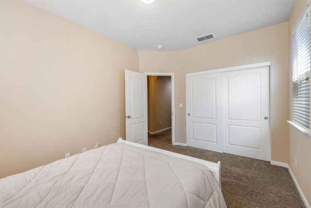 3662 W River Dr, Sacramento, CA 95833