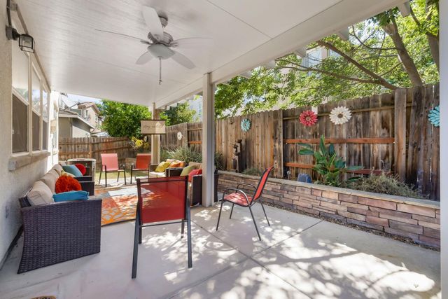 3662 W River Dr, Sacramento, CA 95833