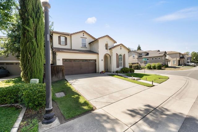 3662 W River Dr, Sacramento, CA 95833