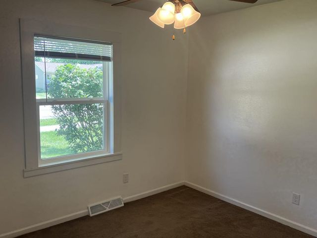 1410 S Arch Street, Janesville, WI 53546