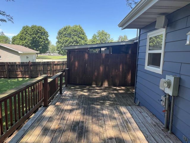1410 S Arch Street, Janesville, WI 53546