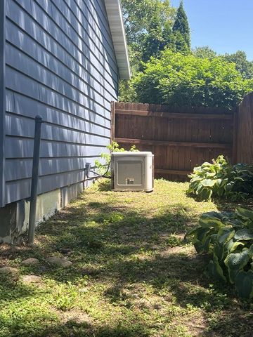 1410 S Arch Street, Janesville, WI 53546