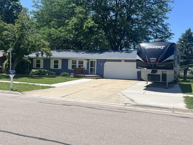 1410 S Arch Street, Janesville, WI 53546