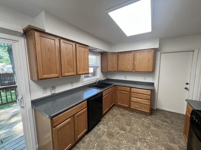 1410 S Arch Street, Janesville, WI 53546