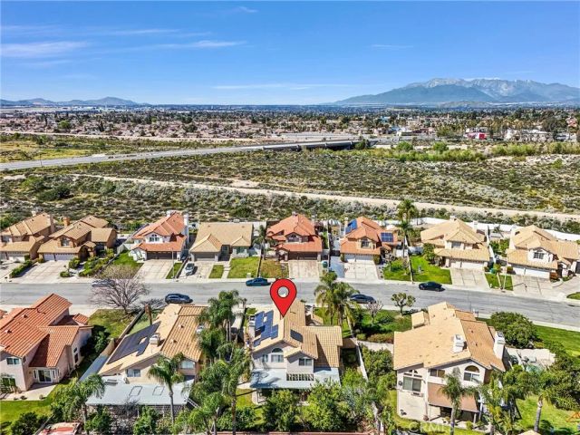 7437 Red Clover Way, Highland, CA 92346