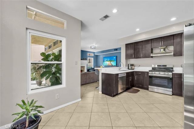 7437 Red Clover Way, Highland, CA 92346