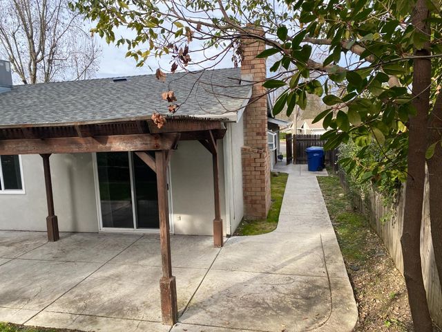 8150 Sunbonnet Dr, Fair Oaks, CA 95628