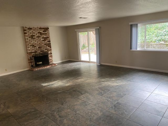 8150 Sunbonnet Dr, Fair Oaks, CA 95628