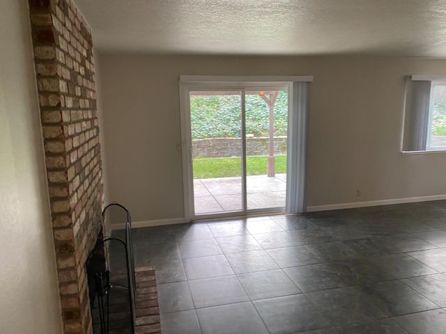 8150 Sunbonnet Dr, Fair Oaks, CA 95628