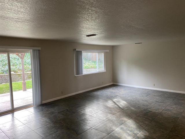 8150 Sunbonnet Dr, Fair Oaks, CA 95628