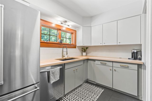 2602 Lincoln Avenue, Des Moines, IA 50310