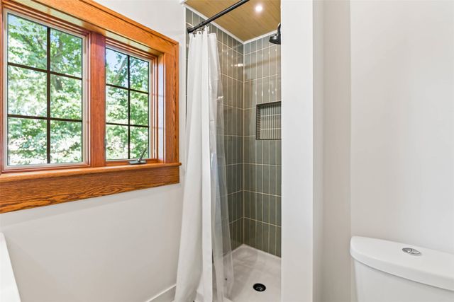2602 Lincoln Avenue, Des Moines, IA 50310