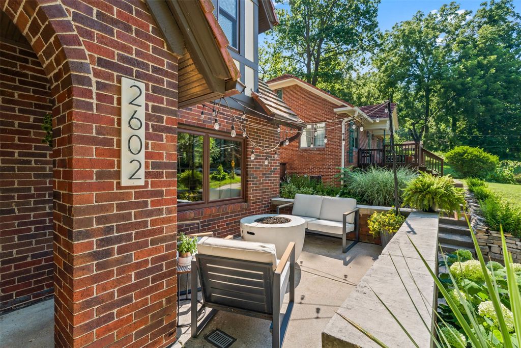 2602 Lincoln Avenue, Des Moines, IA 50310