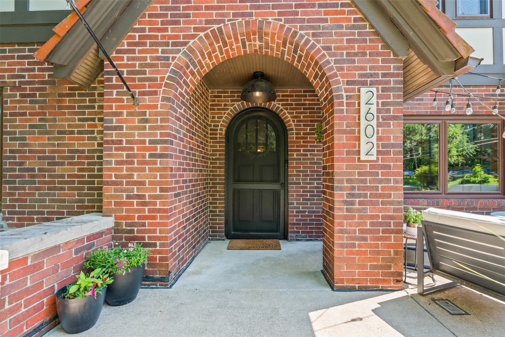 2602 Lincoln Avenue, Des Moines, IA 50310