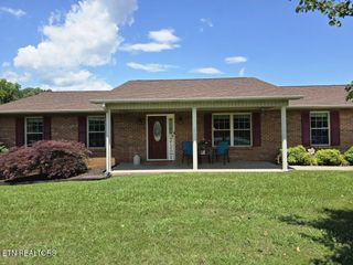 1800 Mountain View Rd, Lenoir City, TN 37771