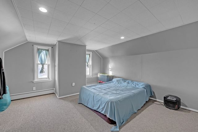 72 Youngs Rd, Lunenburg, MA 01462