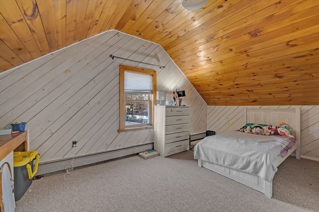 72 Youngs Rd, Lunenburg, MA 01462