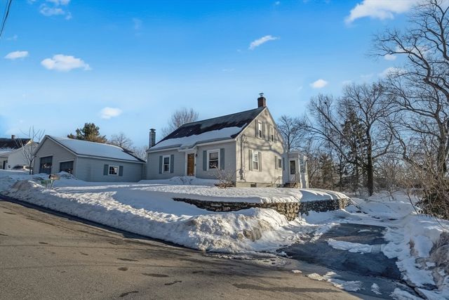 72 Youngs Rd, Lunenburg, MA 01462
