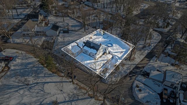 72 Youngs Rd, Lunenburg, MA 01462