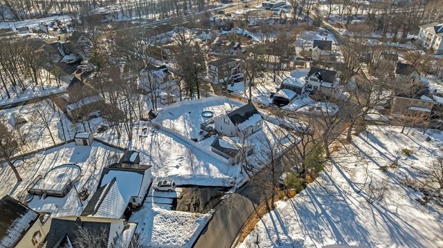 72 Youngs Rd, Lunenburg, MA 01462